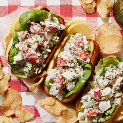 ZUPANS_AUGUST_LOBSTER_ROLLS_W