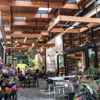 breezeway-with-flowers-in-lake-oswego
