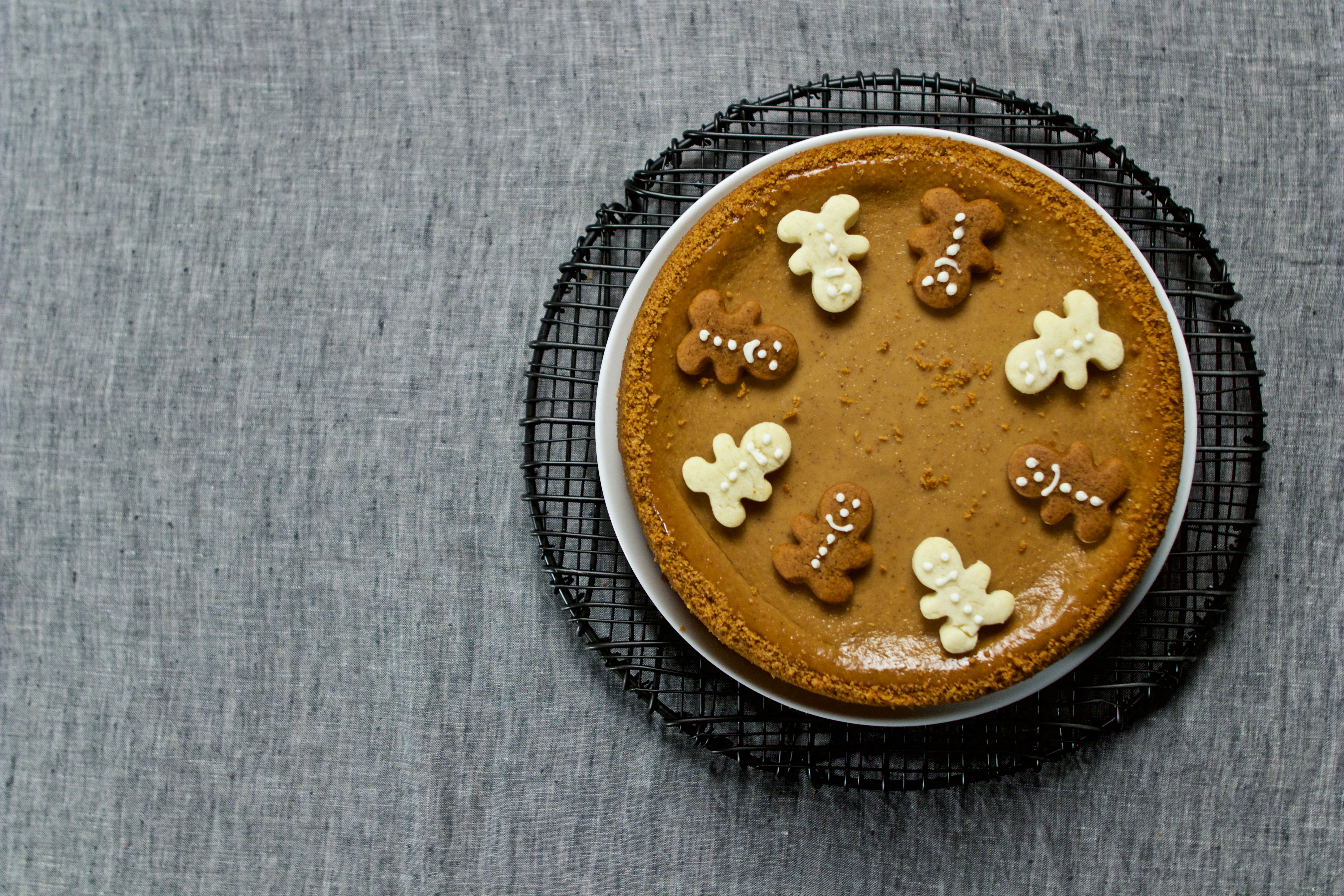 Order Holiday Desserts Gingerbread Cheesecake