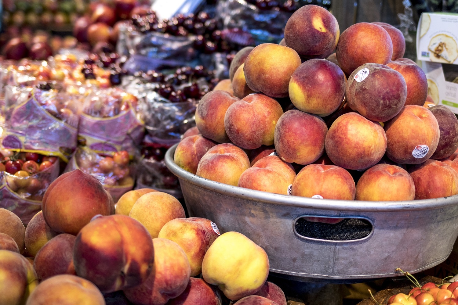 Fresh White Nectarine  Central Market - Really Into Food