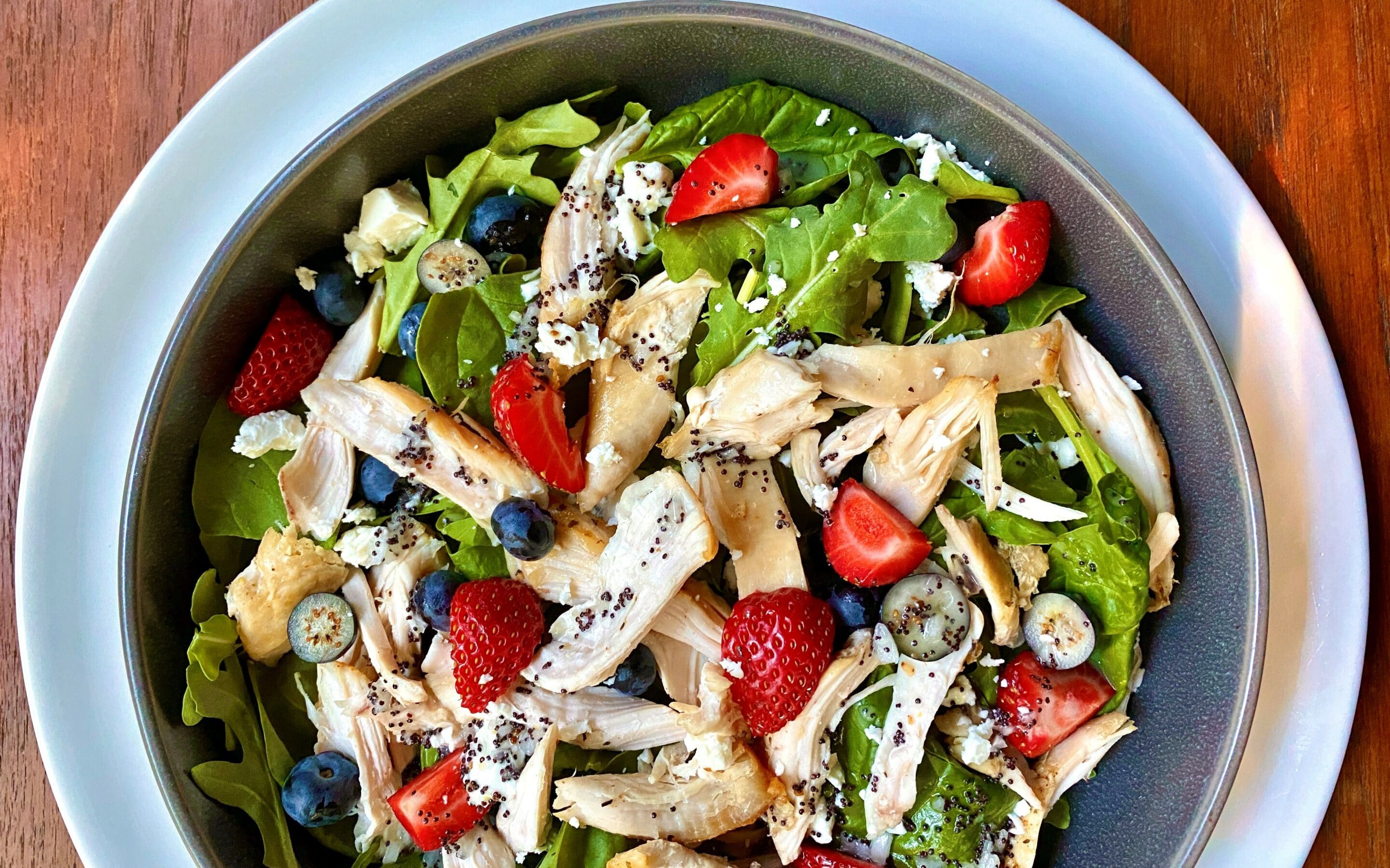 Berry spinach salad