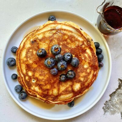 blueberry pancakes with syrup