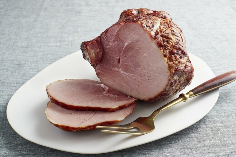 Mini Ham Snake River Farms Mini Karver Bone-in Kurobuta Ham