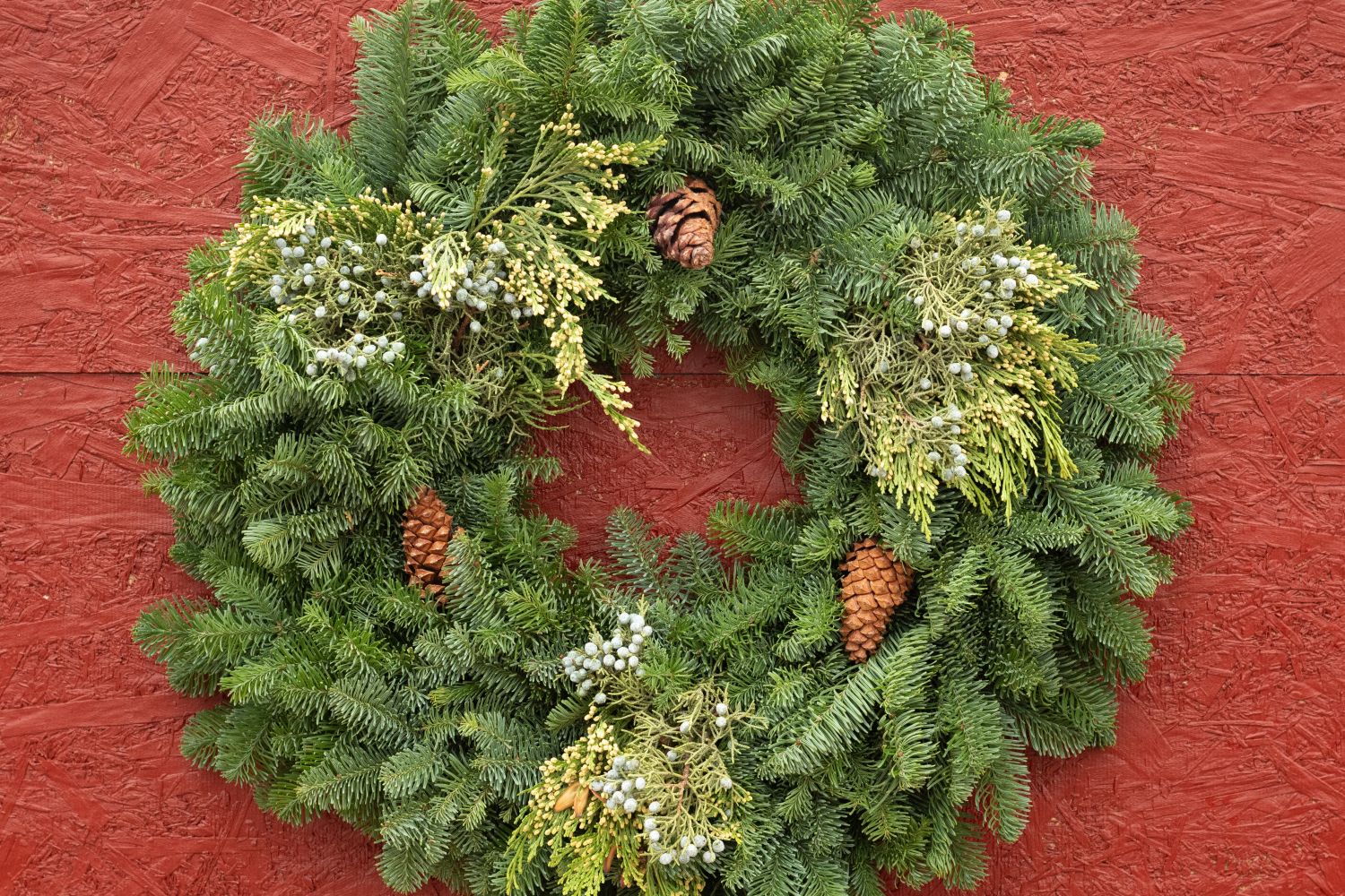 Traditional Mixed Wreath